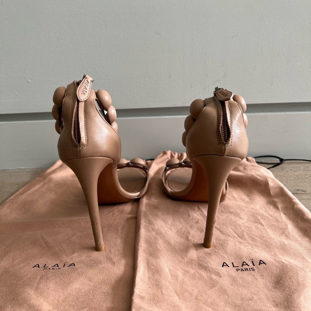 ALAIA BOMBE ANKLE-STRAP LEATHER SANDALS - Picture 2 of 9